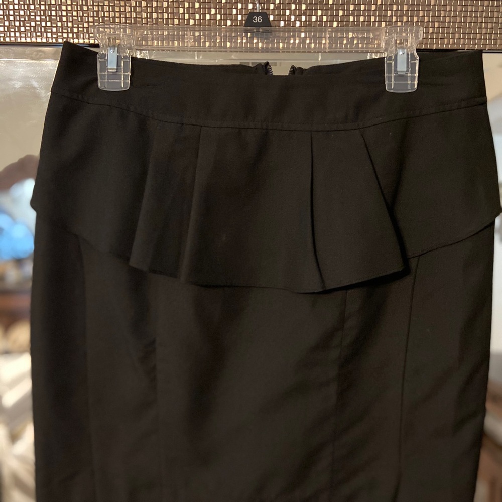 Olive & Oak Peplum black skirt